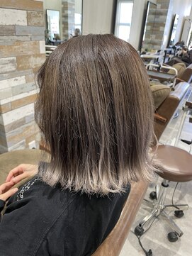 アプシー 三木店(Apsee) グレー色バレイヤージュ