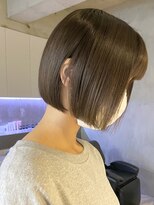 エリマ 調布(elima)&nbsp;ダークトーンベージュ 前下がりミニボブ 前髪あり 簡単セット