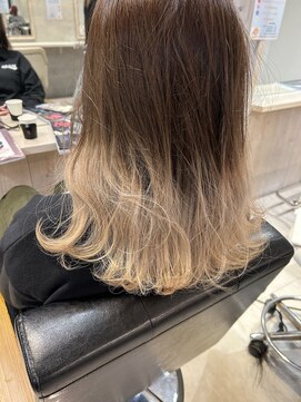 シャルムヘアー(charme hair) ホワイトベージュグラデーション