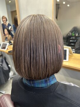 ペレ(pele) ボブ ハイトーン アッシュグレージュ