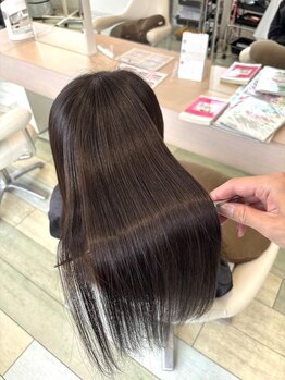ヘアークラフト アニー 南郷18丁目店(HAIR CRAFT Annie)の写真/髪の状態を見極め、髪質や状態に合わせて施術をしてくれるから、指通り滑らかな仕上がりに♪
