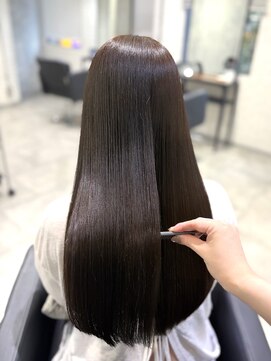 ジーナ 博多(Zina) 【 shiori 】ダークオリーブ