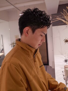 レフ(LEF) ピンパーマ/無造作ショート/アクティブカット/金沢メンズパーマ