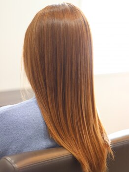 HAIR WAVE sasakiの写真/上越で叶える自然なストレート◆熟練技術×ケラスターゼで、30代大人女性の髪を極上のうるツヤ艶髪へ導く
