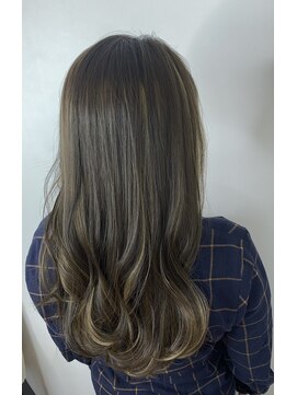 ジーナ セントラル銀座(Zina) 小顔セミウェットウェーブベージュハイライトカラー