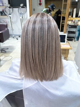 トゥルース 獨協大学前店(Hair&Make TRUTH) シャドールーツ