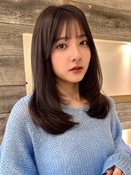 アイヴィ 表参道(IVY) たっぷりフェイスレイヤーワンカールヘア【肥田亜沙美】