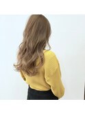 ベージュ