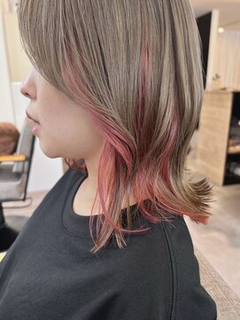 ミュラ(mulah) インナーカラーペールピンク×ミルクティーベージュ＊くびれヘア