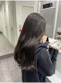 オリーブグレージュ