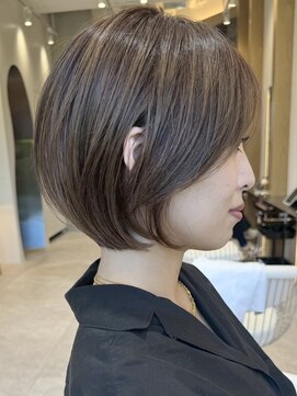 ソワネ 表参道(soigne) 表参道白髪ぼかしハイライトアッシュグレー丸みショートボブ40代