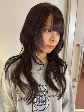 アム(amu) ハッシュカット／ロングレイヤー