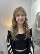 シー(thee)&nbsp;ホワイトベージュ