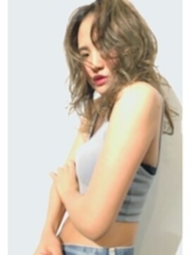 トロニー(TLONY) ヌケ感ばつぐん。ヌーディハイライト。