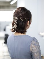 ノード(NODO)&nbsp;【お呼ばれアレンジ】ハーフアップの紐アレンジ