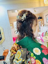 美容室 ティンカーベル ゆるふわハーフアップ