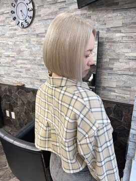 テイス 新宿(TACE) ホワイトベージュ[ネビージュ/黒髪/小顔/新宿]