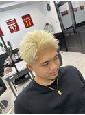 スパイキーショートハイトーン抜きっぱなし刈り上げなし