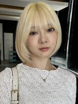 エイチ(H) xブリーチ/イメチェン/ホワイトブロンド/外ハネボブ/美髪/