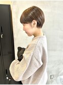ショートボブ×ベージュカラー