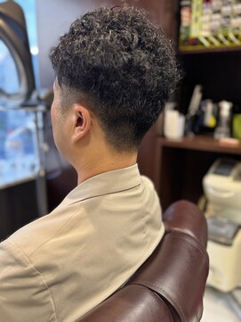 強めパーマスタイル