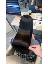 シシ 新宿(She 2.) 髪質改善/縮毛矯正/カラー/トリートメント/韓国/艶髪/艶感