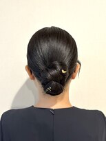 フェリーチェ 六本木店(Felice)&nbsp;タイトシニヨン アップスタイル 金箔アレンジ 参列ヘア 和装ヘア