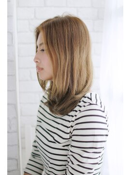 トランクイル サフリック(TRAN9UIL safric) 20代・30代・40代　ワンカール内巻きロブ