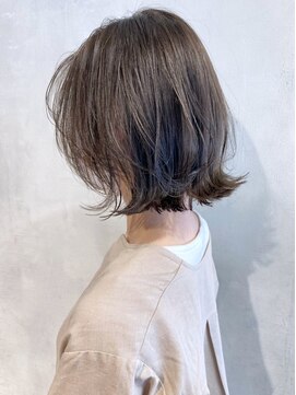 アイティー バイ アルバム 浦和店(IT by ALBUM) スモーキーグレージュ_ショートパーマホワイトアッシュ_ba307153