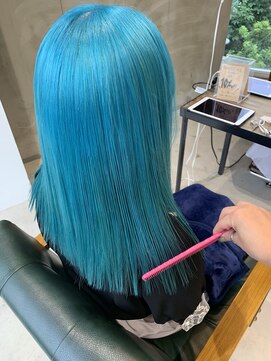 イル(ill) ターコイズブルー　ペールトーン　水色