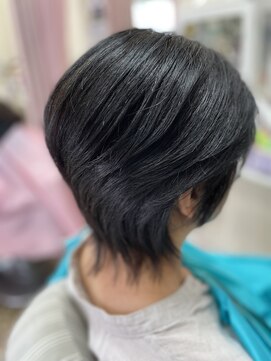 美容室エム(M) 黒髪ウルフ