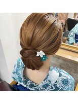 キュア(CURE)&nbsp;シニヨンヘア