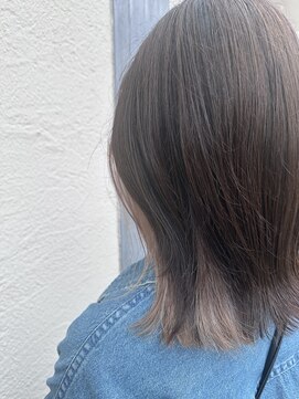 ジィップクリニカ(Zip clinica) ミルクティーベージュ 担当-木村優伽