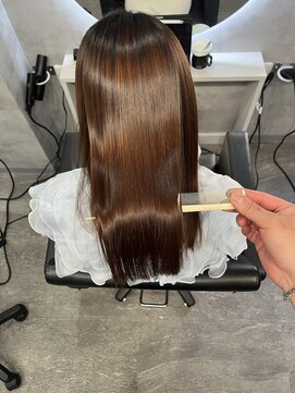 アイ(_i) 髪質改善ストレートで感動の仕上がりに！！