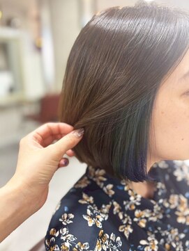 ホワイトストーン WHITE STONE 耳かけ映えインナーカラーボブ