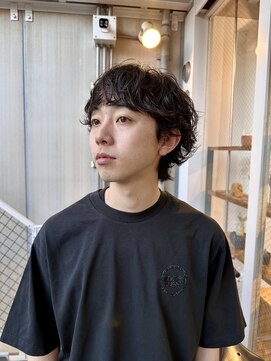 サイズ(cyez) 無造作パーマのメンズマッシュウルフ