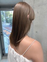 エウペ 渋谷(WEUPE)&nbsp;斜めバング/グレージュカラー/デザインカラー/シルキーベージュ