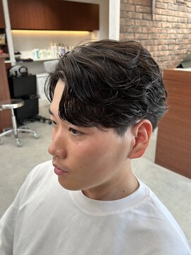 ザ ワンアンドオンリー シズオカ(The one and only. Shizuoka) センターパート/シャドウパーマ/フェザーパーマ