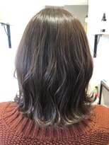 ヒトヘアースマイル 各務原(hito hair×smile)&nbsp;外ハネ×スモーキーベージュ