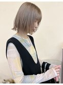 ハイトーングレージュ