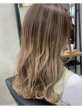 イキプラスディードットログ 大和八木駅前店(ikii+D.Log) グラデーションカラー　バレイヤージュ　ハイライト　橿原　奈良