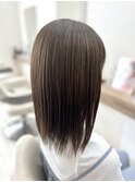 オリーブグレージュ