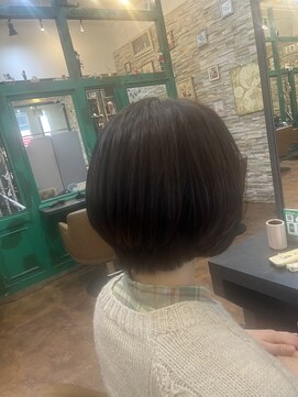 ヘアーラウンジ アンフィ 井土ヶ谷(Hair Lounge Anphi) シンプルボブ