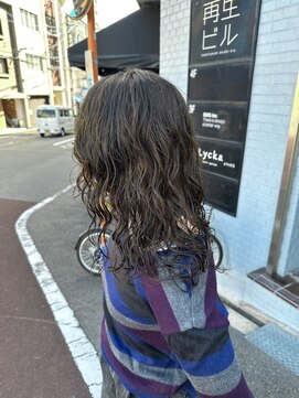 リッカテイル(Lycka till) 暗めカラーオリーブベージュ×パーマ11.09