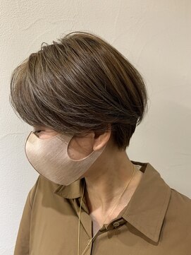 バズ ビー(BUZZ Bee) ゴールドベージュ×マニッシュショート