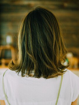 ナウラ(Naurra) 外ハネ×ミックスカラー/20代/30代/40代/水島/倉敷