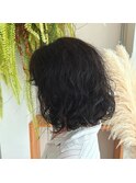 グレーカラー毛のウェーブパーマ