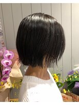 ジーク(SieG) 伸ばしかけに☆パツッとボブ