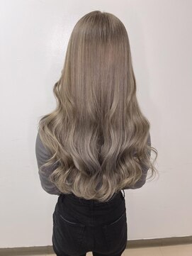 ブランシスヘアー(Bulansis Hair) シルバーグレージュ