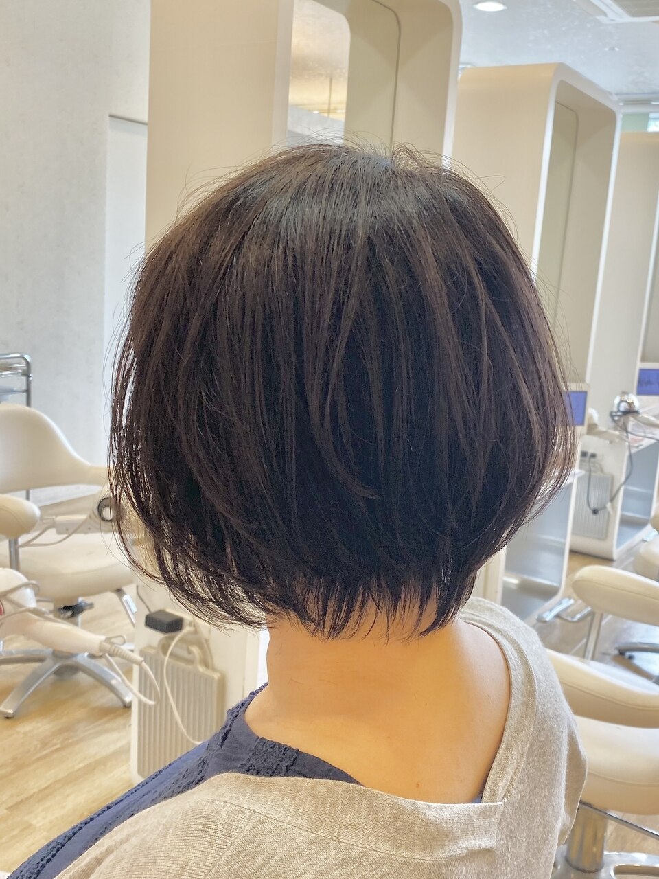 大人ナチュラルレイヤーショートボブ☆40代50代：L166320884